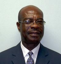 Dr. Lemmy Akoma，公共管理教授